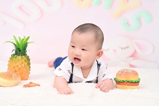 连云港宝宝多久抬头